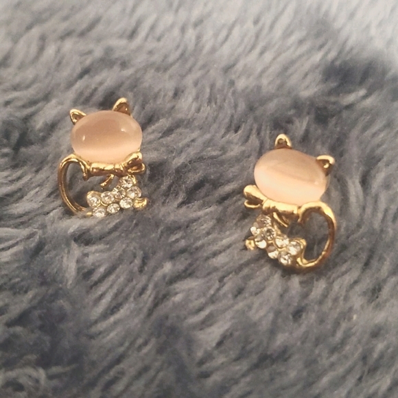 Jewelry - Cat Earrings- Free with $25+ Order